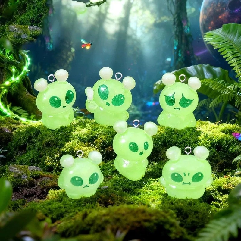 10 Breloques en résine Alien V - Resin Craft Projects avis et prix
